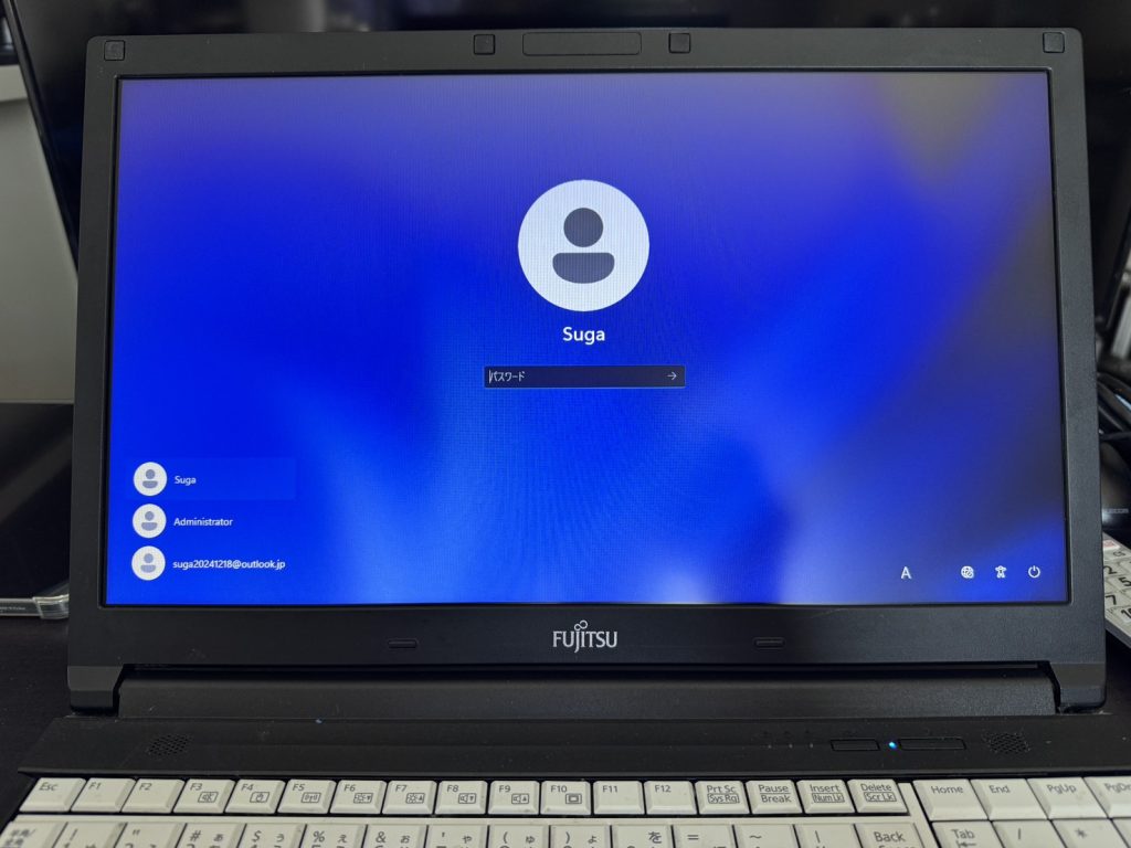 富士通ノートパソコン液晶パネル破損修理後
