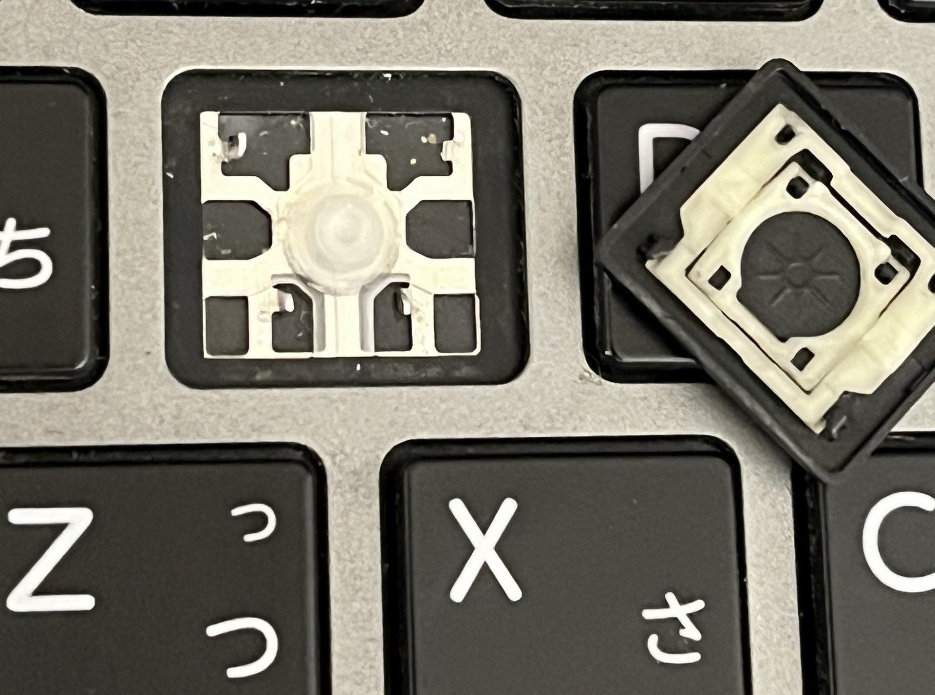 ノートパソコンのキーボードキー破損修理