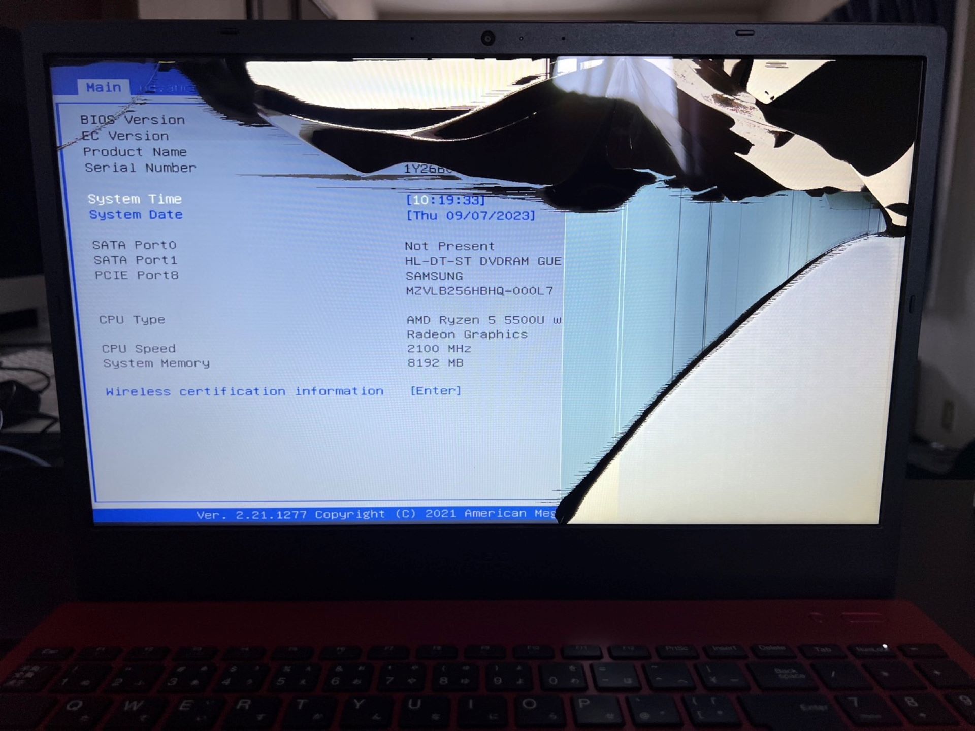 ノートパソコン液晶パネル破損修理前